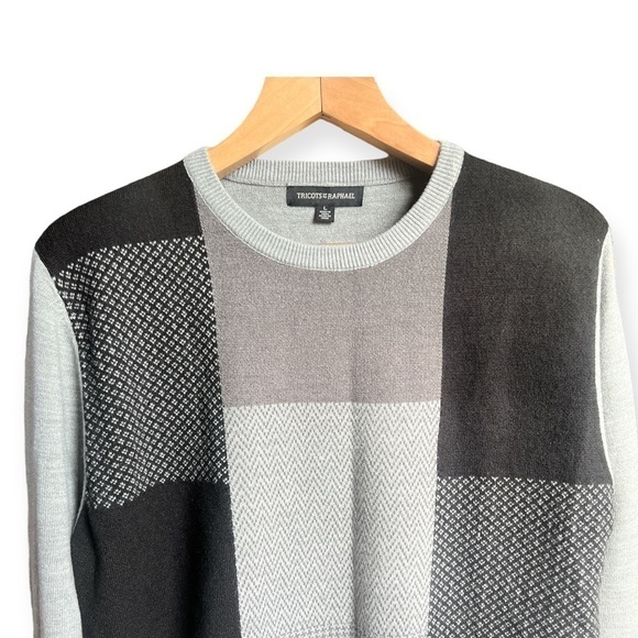 Tricots St. Raphael Men’s Geometric Square Design Crewneck Sweater, Large - Picture 3 of 11